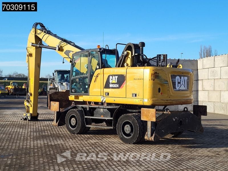 2018 Caterpillar MH3024 Material Handler