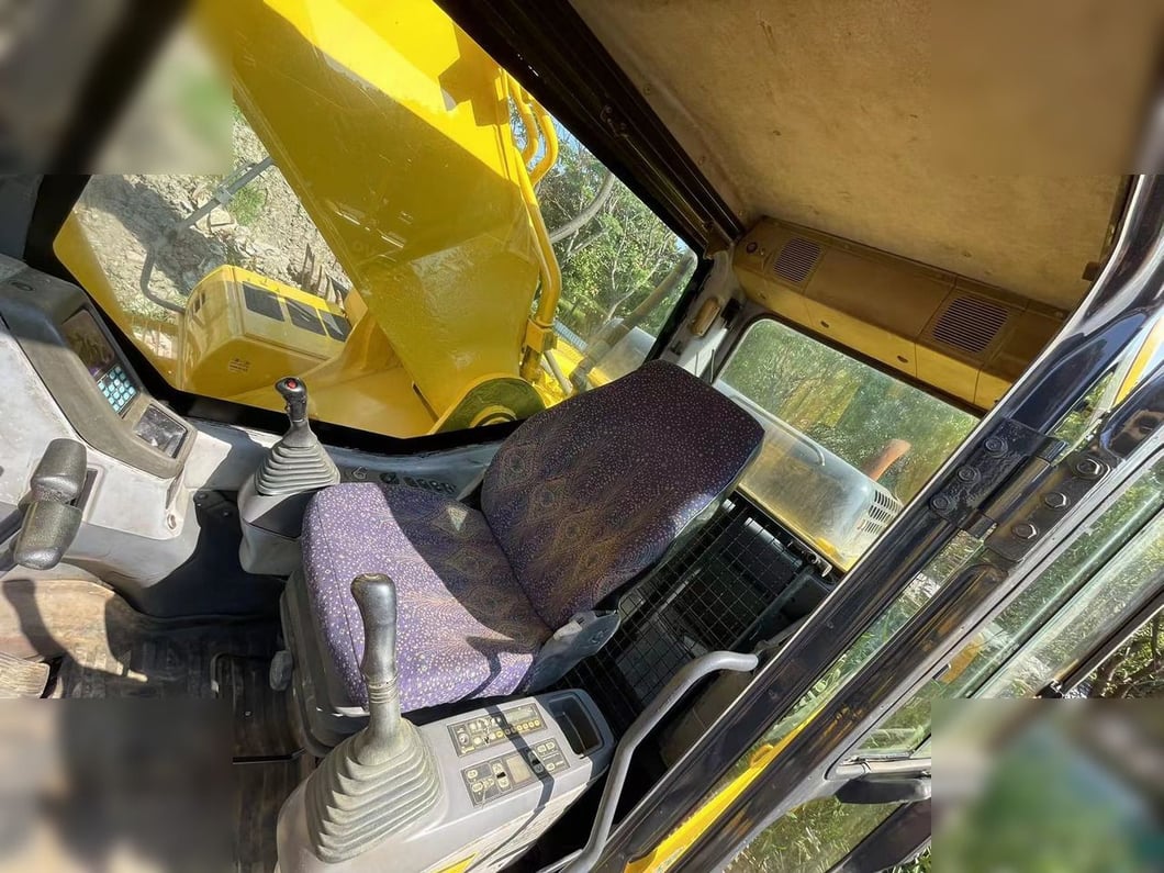 2017 Komatsu PC400-7 Crawler Excavator