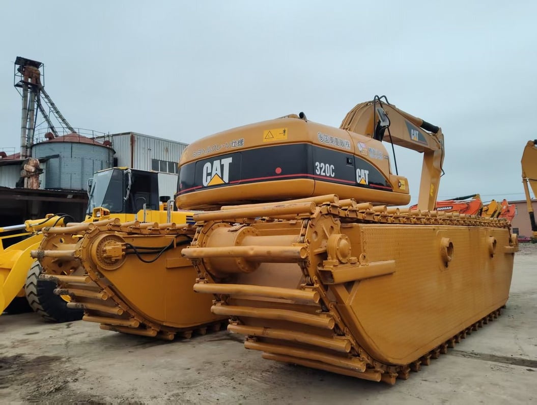 2020 Caterpillar 320C Amphibious Excavator