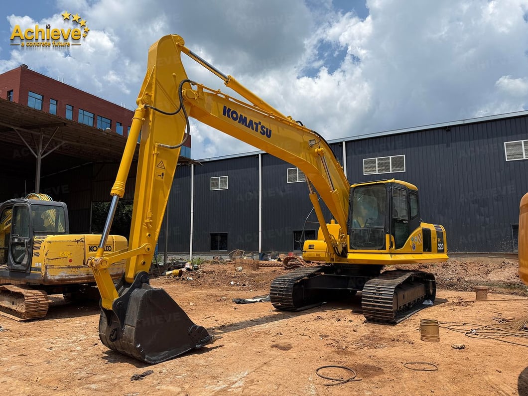 Komatsu PC220-8 Crawler Excavator