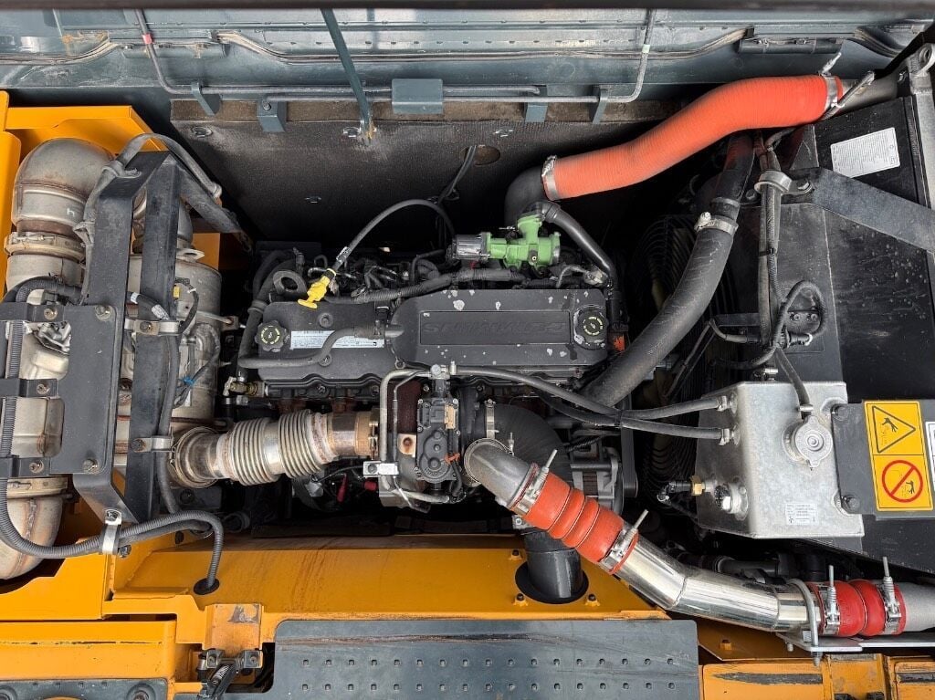 2019 Hyundai HX220L Crawler Excavator