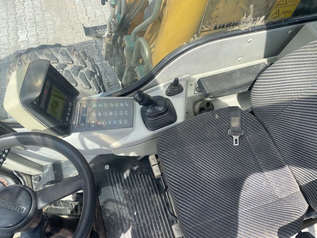 2004 Liebherr A900C HD LITRONIC Wheel Excavator