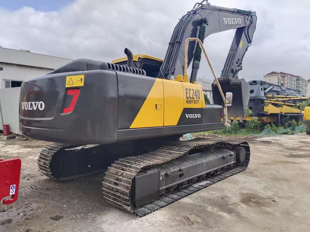 2022 Volvo EC240 Crawler Excavator