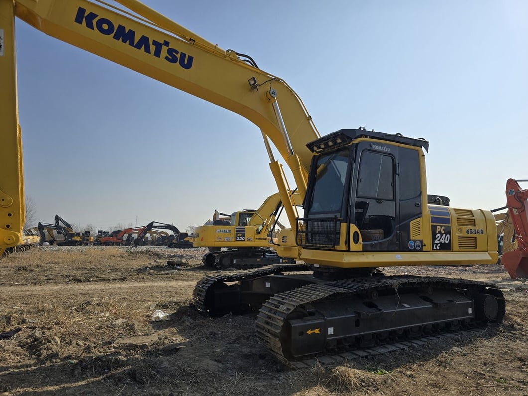 2024 Komatsu PC240-8 Crawler Excavator