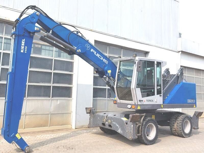 2016 Fuchs MHL320F Material Handler