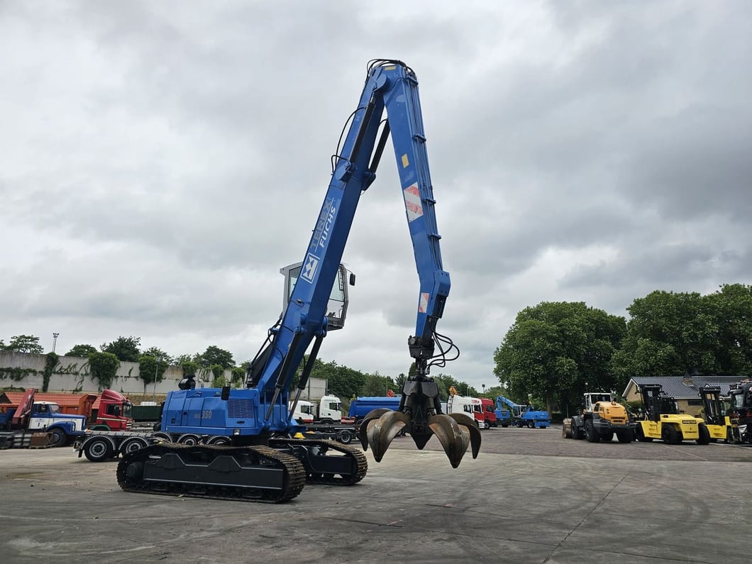 2003 Fuchs RHL 350 Material Handler