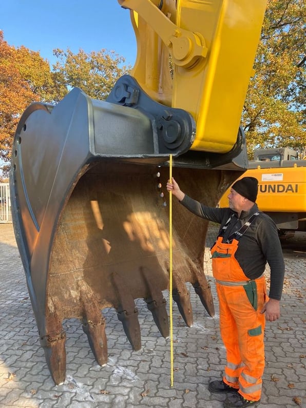 2005 Komatsu PC1250-7 Crawler Excavator