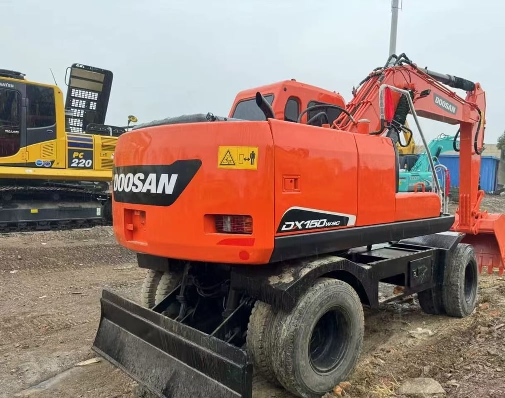 2022 Doosan DX150W Wheel Excavator