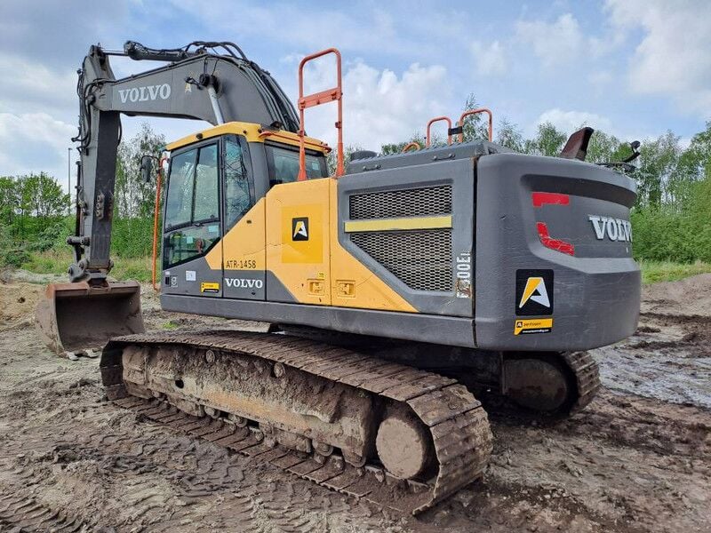2017 Volvo EC300EL Crawler Excavator