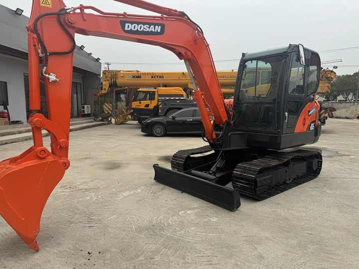 2022 Doosan DX60-9C Crawler Excavator