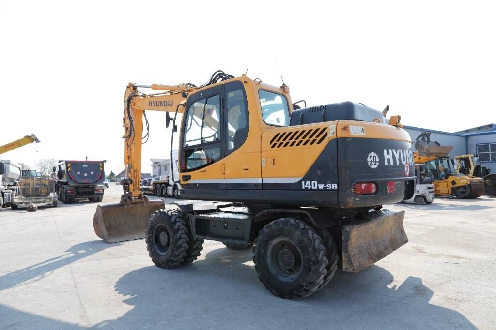 2015 Hyundai R140W-9A Wheel Excavator