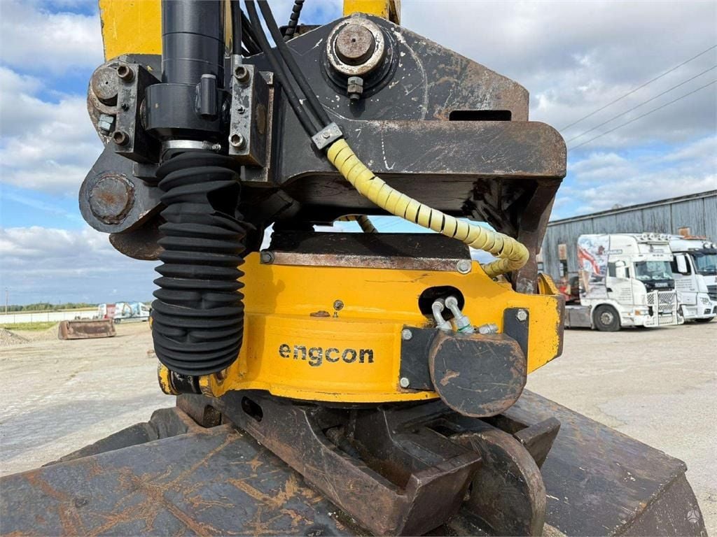 2012 Komatsu PC240LC-10 Crawler Excavator
