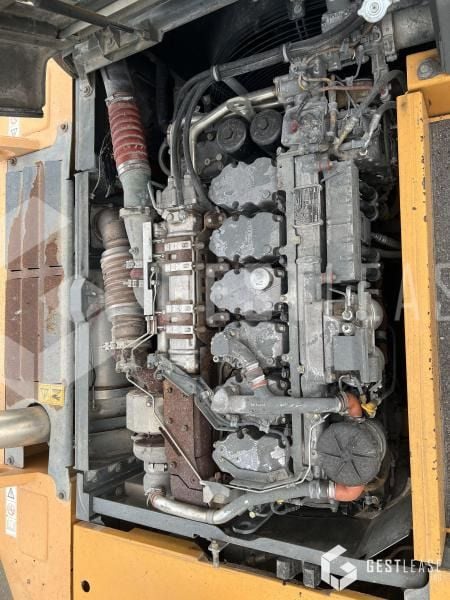 2014 Liebherr R946LC Crawler Excavator