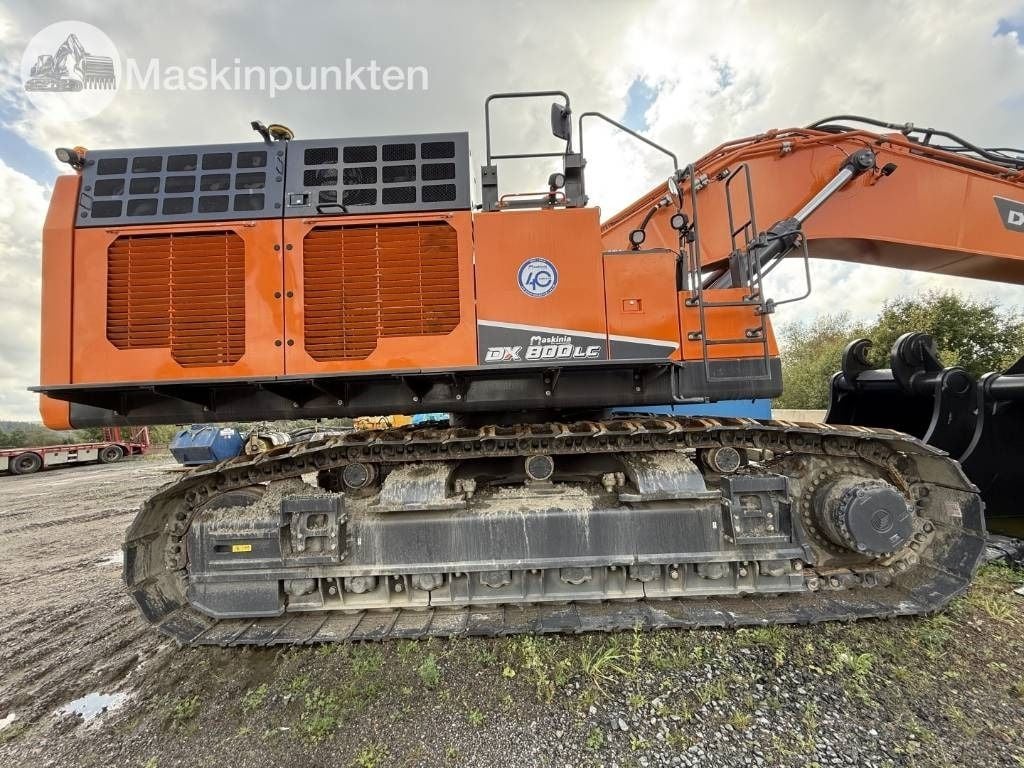 2025 Develon 800LC-7 Crawler Excavator