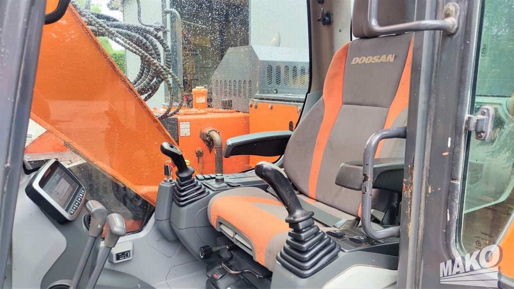 2018 Doosan DX140LCR-5 Crawler Excavator