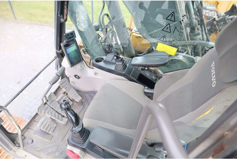 Volvo EC300EL | EC 300 EL | Quick Coupler | Bucket (2016)