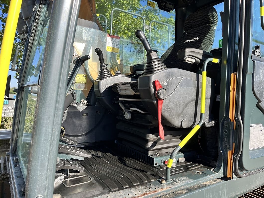 2021 Hyundai HX140LC Crawler Excavator