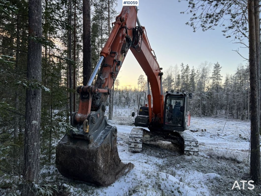 2007 Hitachi ZX210LC-3 Crawler Excavator