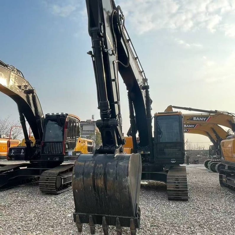2023 Hyundai 220 Crawler Excavator