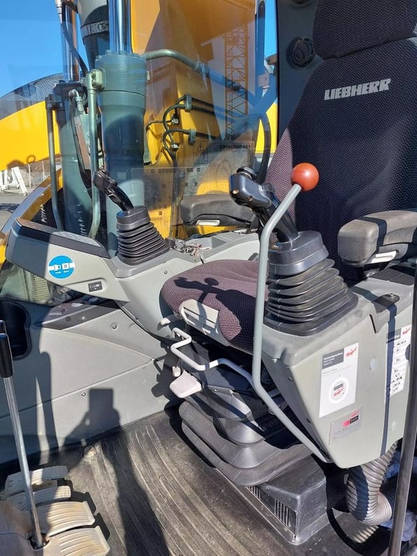 2015 Liebherr R914COMPACT Crawler Excavator