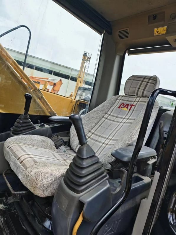 2019 Caterpillar 320D2 Crawler Excavator