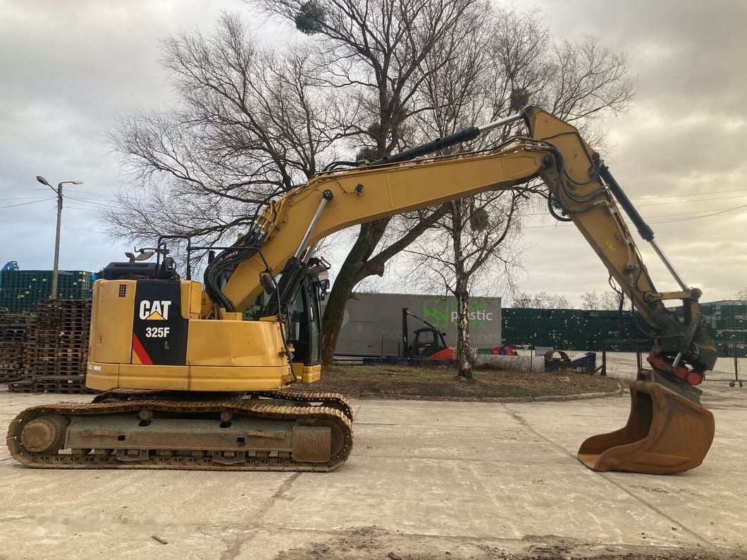 2018 Caterpillar 325FL Crawler Excavator