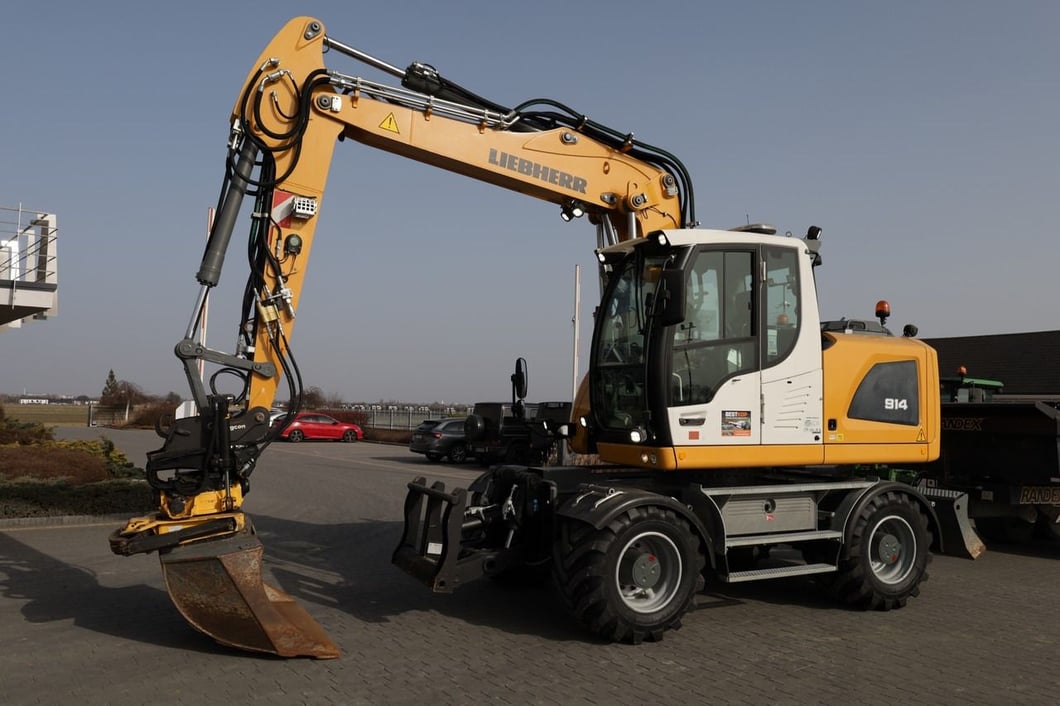 2017 Liebherr A914 LITRONIC Wheel Excavator