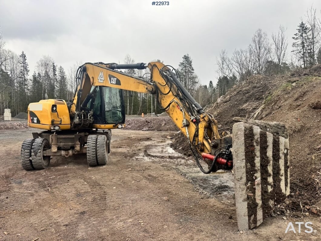 2011 Caterpillar M313D Wheel Excavator