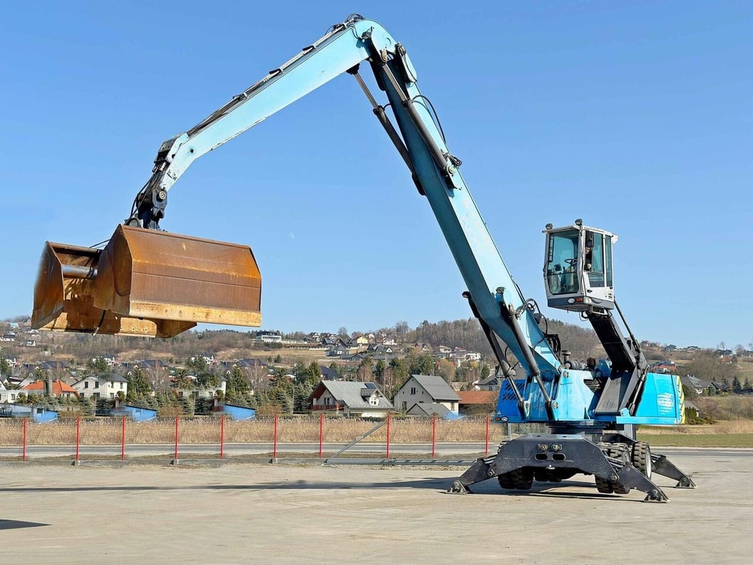 2011 Terex MHL360 Material Handler
