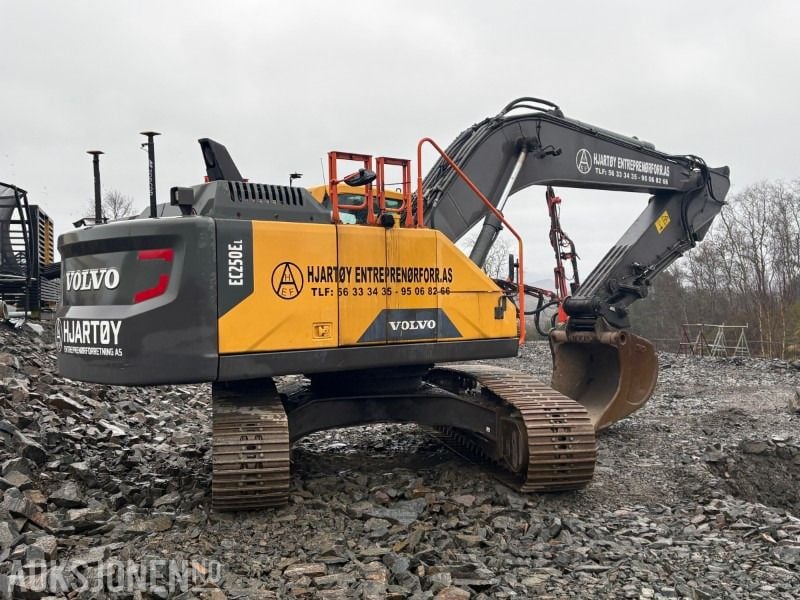 2015 Volvo EC250EL Crawler Excavator