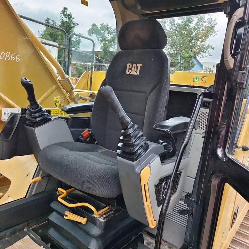 2024 Caterpillar 320D2 Crawler Excavator