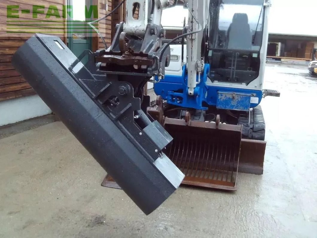 2016 Takeuchi TB260 Mini Excavator