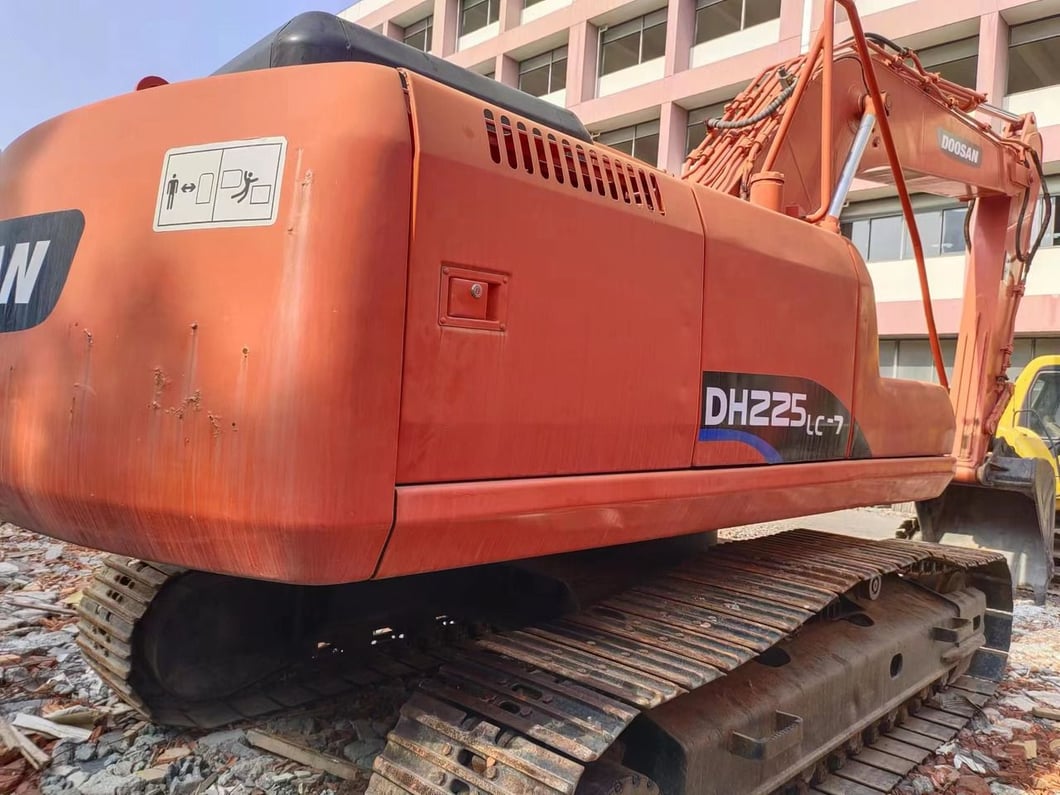 2018 Doosan DH225LC-7 Crawler Excavator