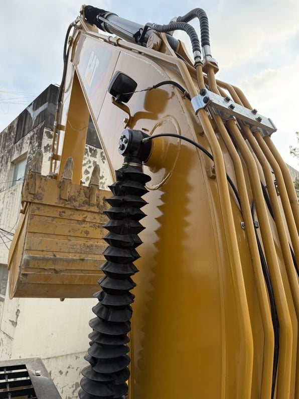2025 Caterpillar 323D2L Crawler Excavator