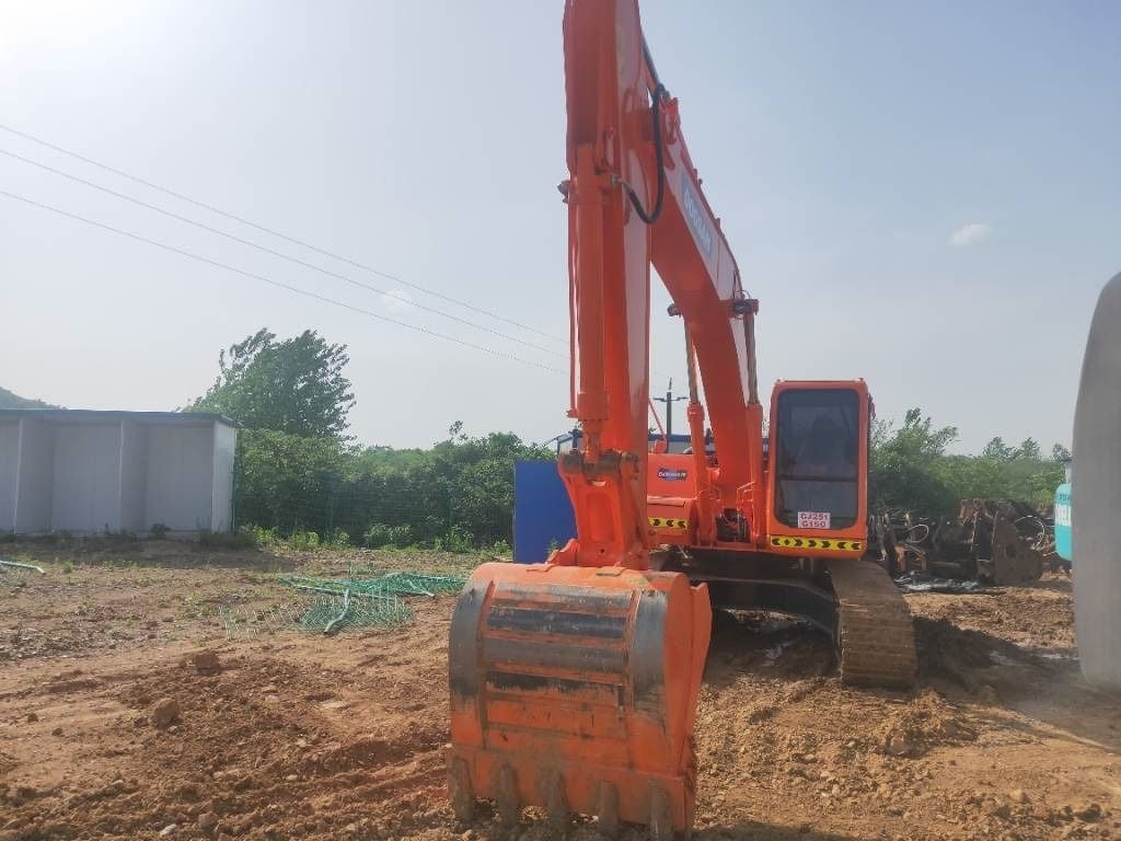 2023 Doosan DH220LC-7 Crawler Excavator
