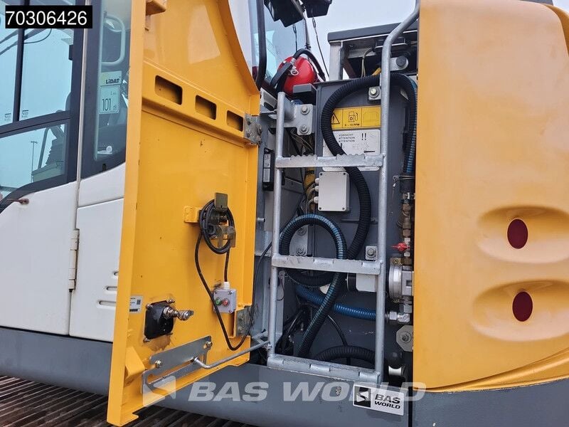 Liebherr R926 Compact Tiltrotator (2016)