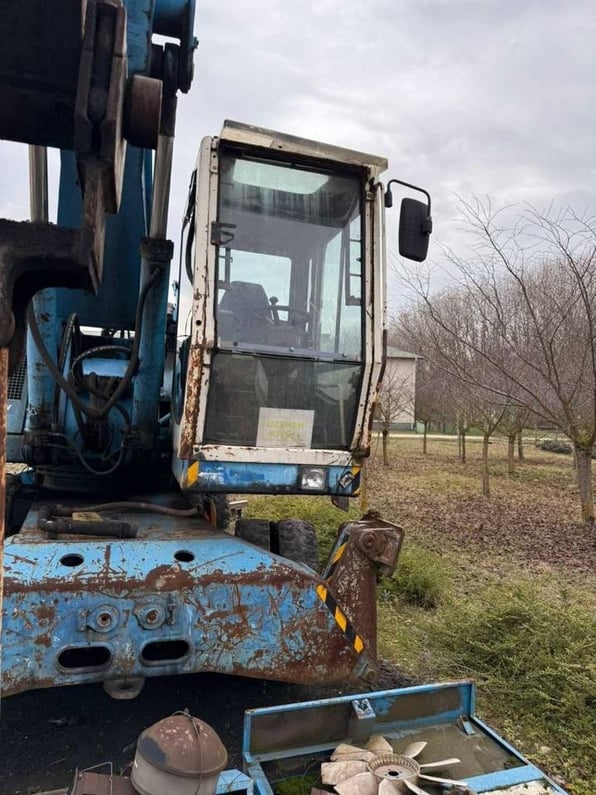 2000 Terex 340 Material Handler