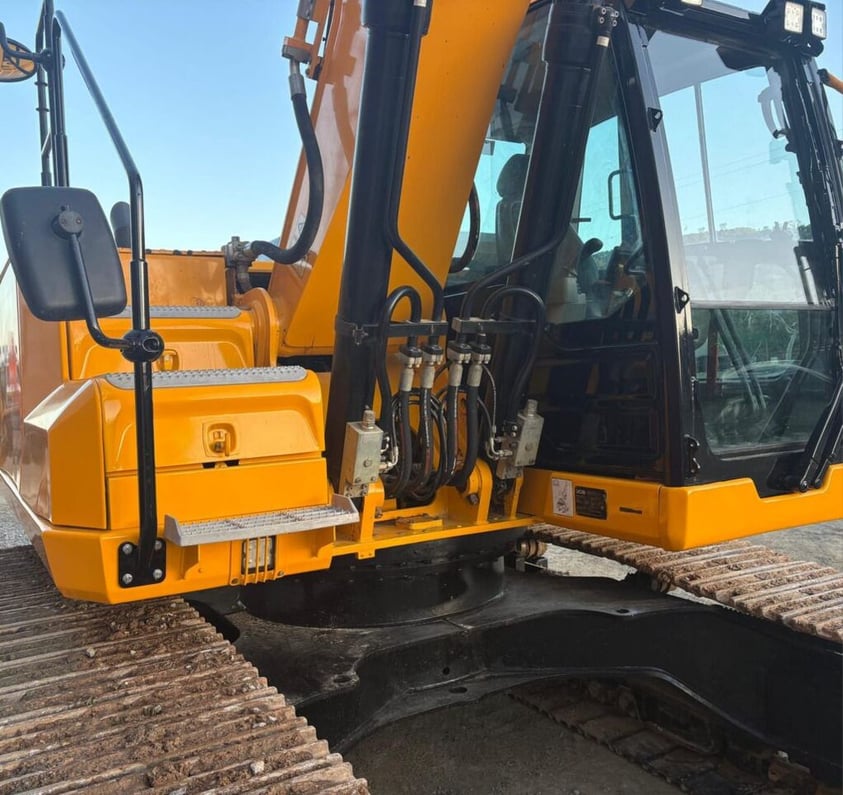 2018 JCB 220X L4F Crawler Excavator