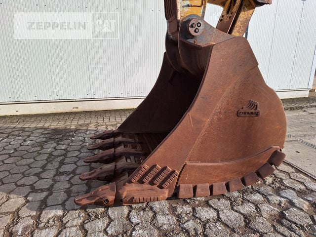 2020 Caterpillar 374FL Crawler Excavator