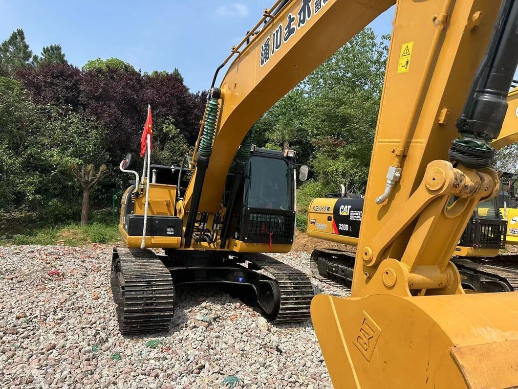 2022 Caterpillar 320D Crawler Excavator