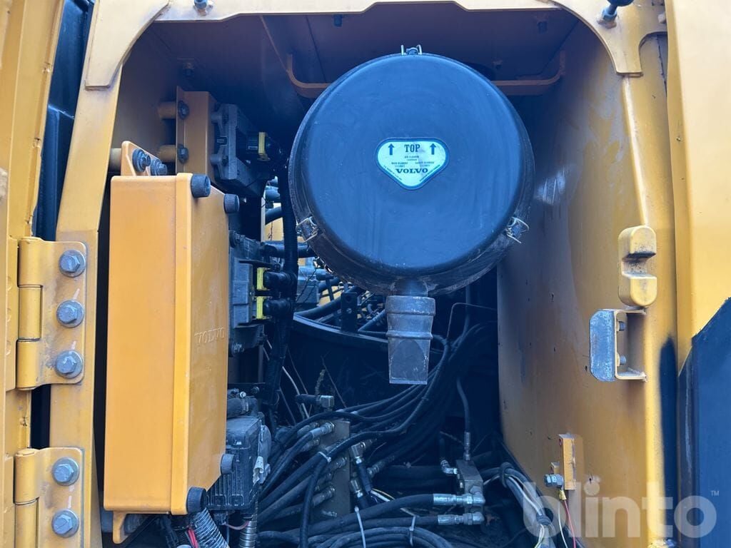 2011 Volvo EC250DL Crawler Excavator