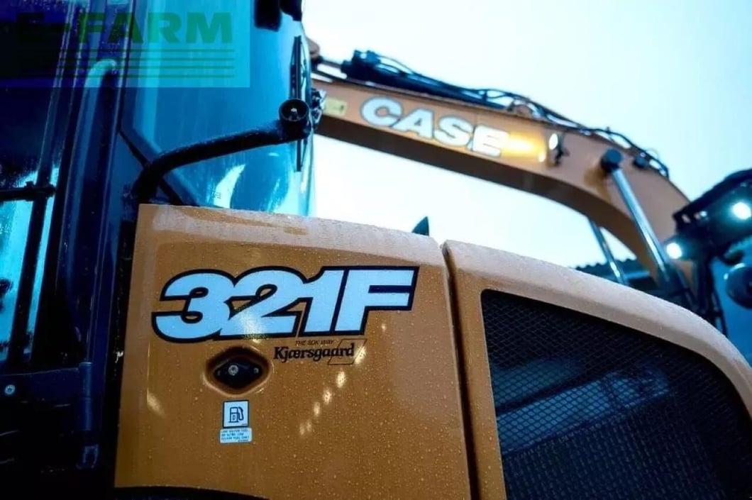 2022 CASE 321 F Mini Excavator