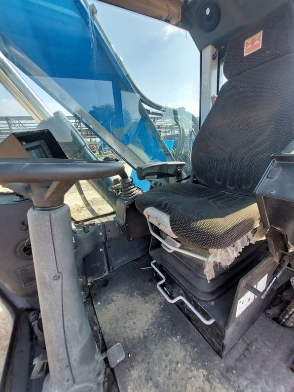2017 Fuchs MHL320 Material Handler