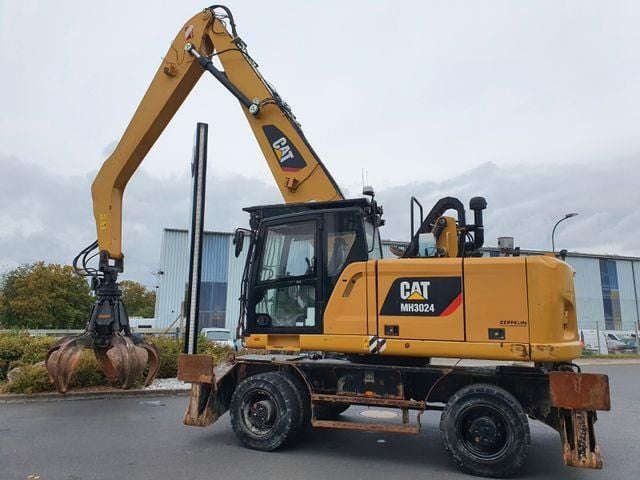 2018 Caterpillar MH3024 Material Handler