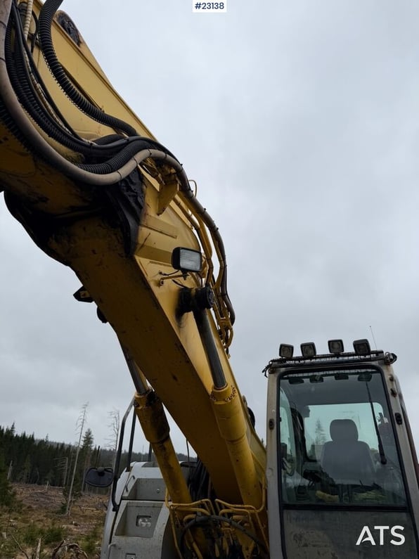 2006 New Holland E235SR Crawler Excavator