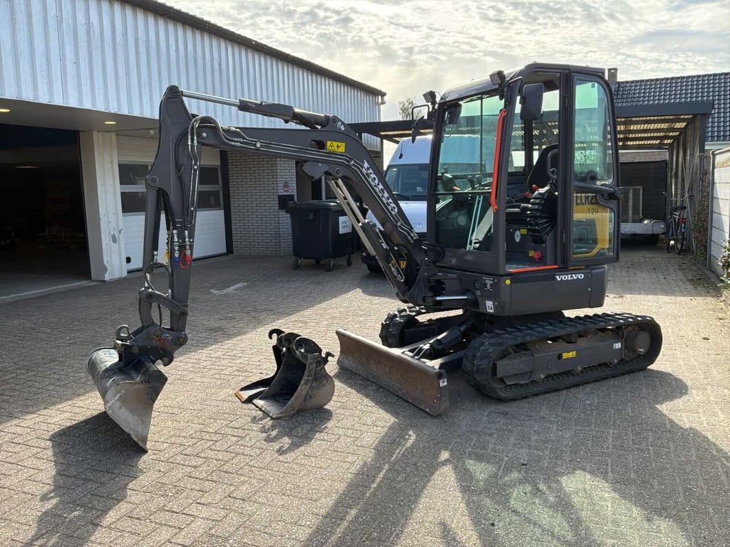 2021 Volvo ECR25 Crawler Excavator