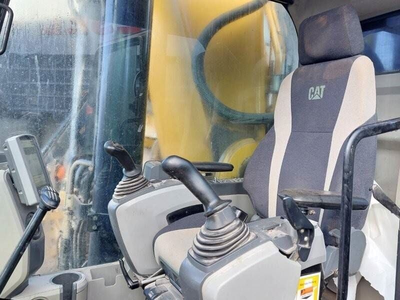 2016 Caterpillar 352F Crawler Excavator