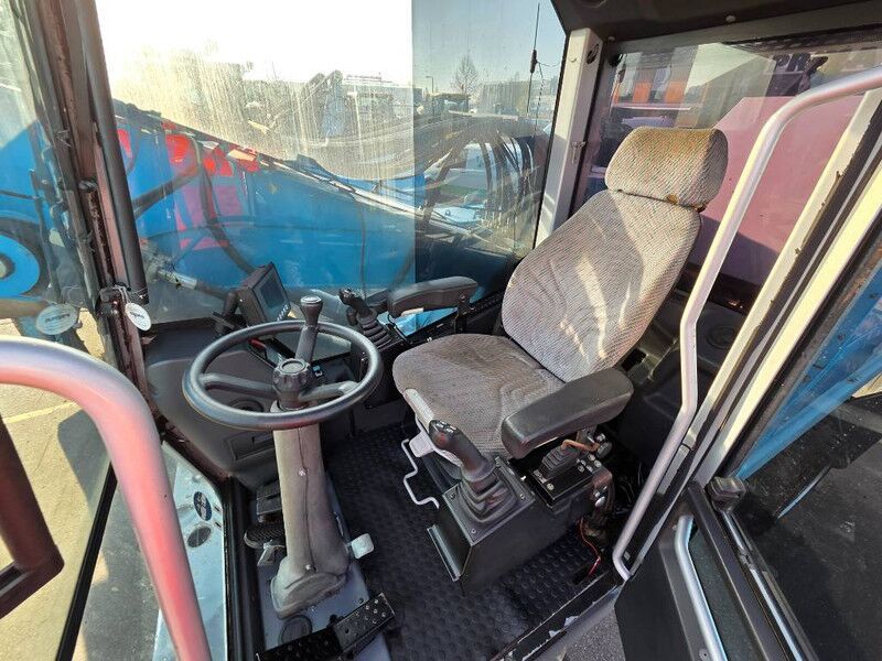 2016 Fuchs MHL331 Material Handler