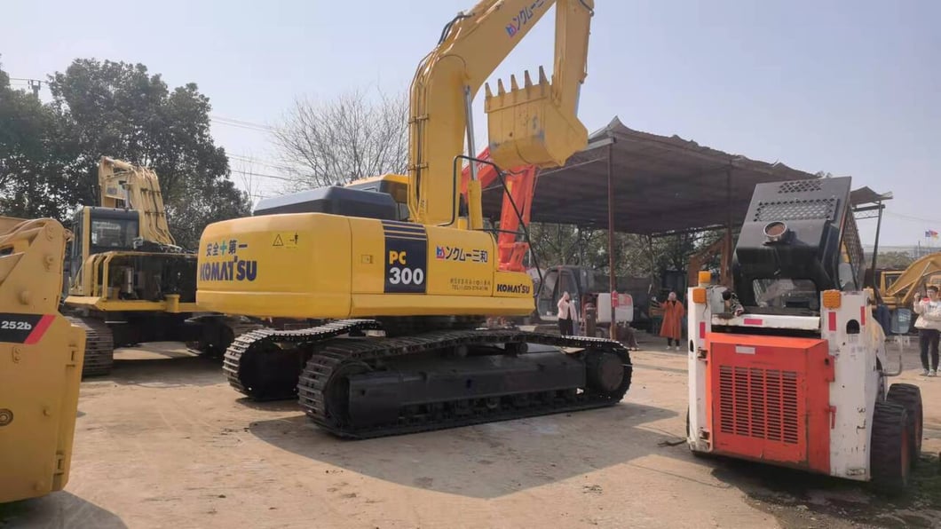 2011 Komatsu PC300-7 Crawler Excavator