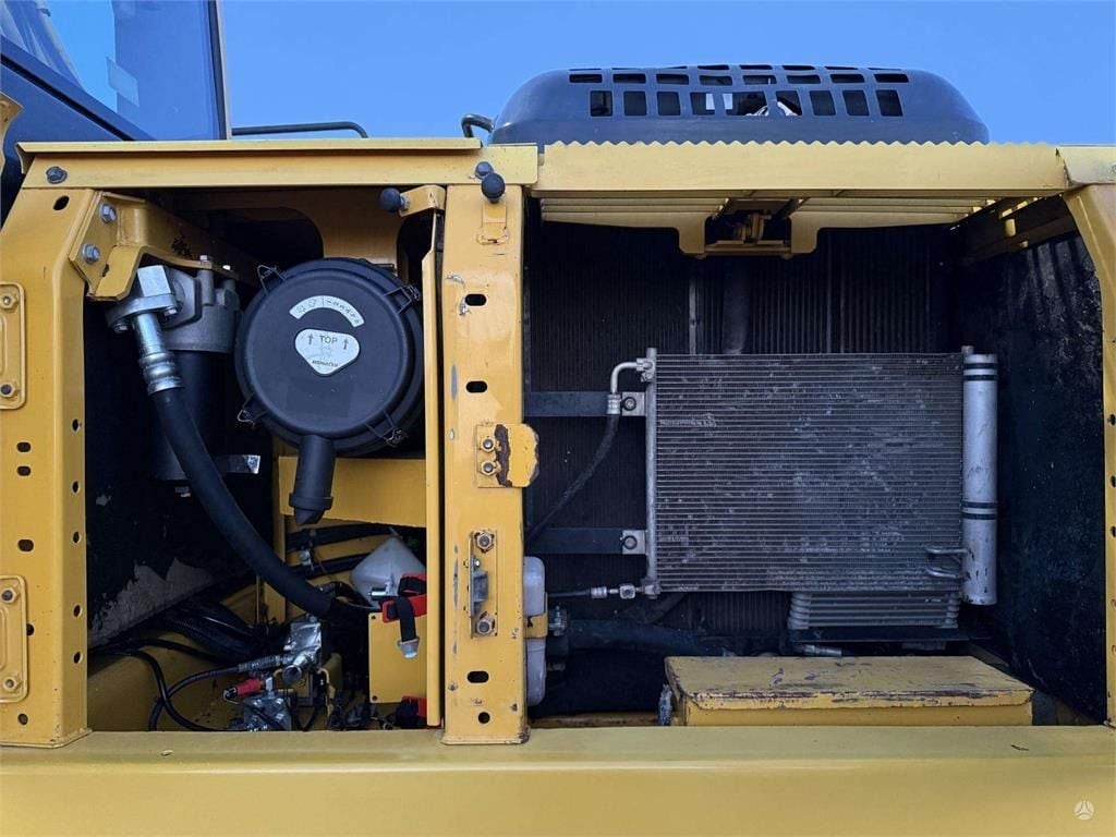 2013 Komatsu PC210LC-8 Crawler Excavator